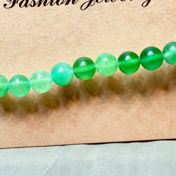 Green Quartz Crystal Beaded Stretchy Bracelet Dyed Stone - Picture 3 of 9